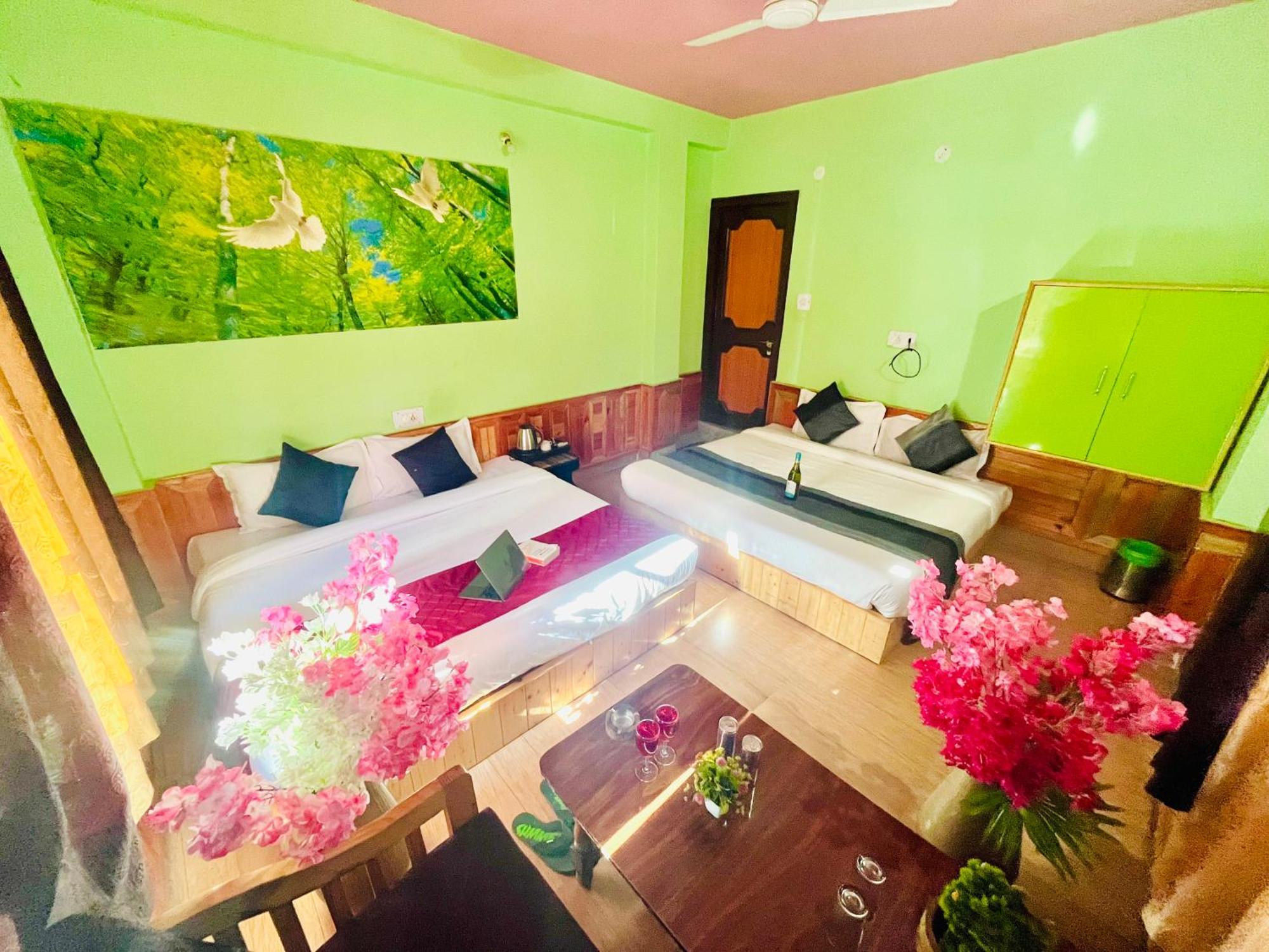 Russian Unit Kasol By Valley Exterior photo