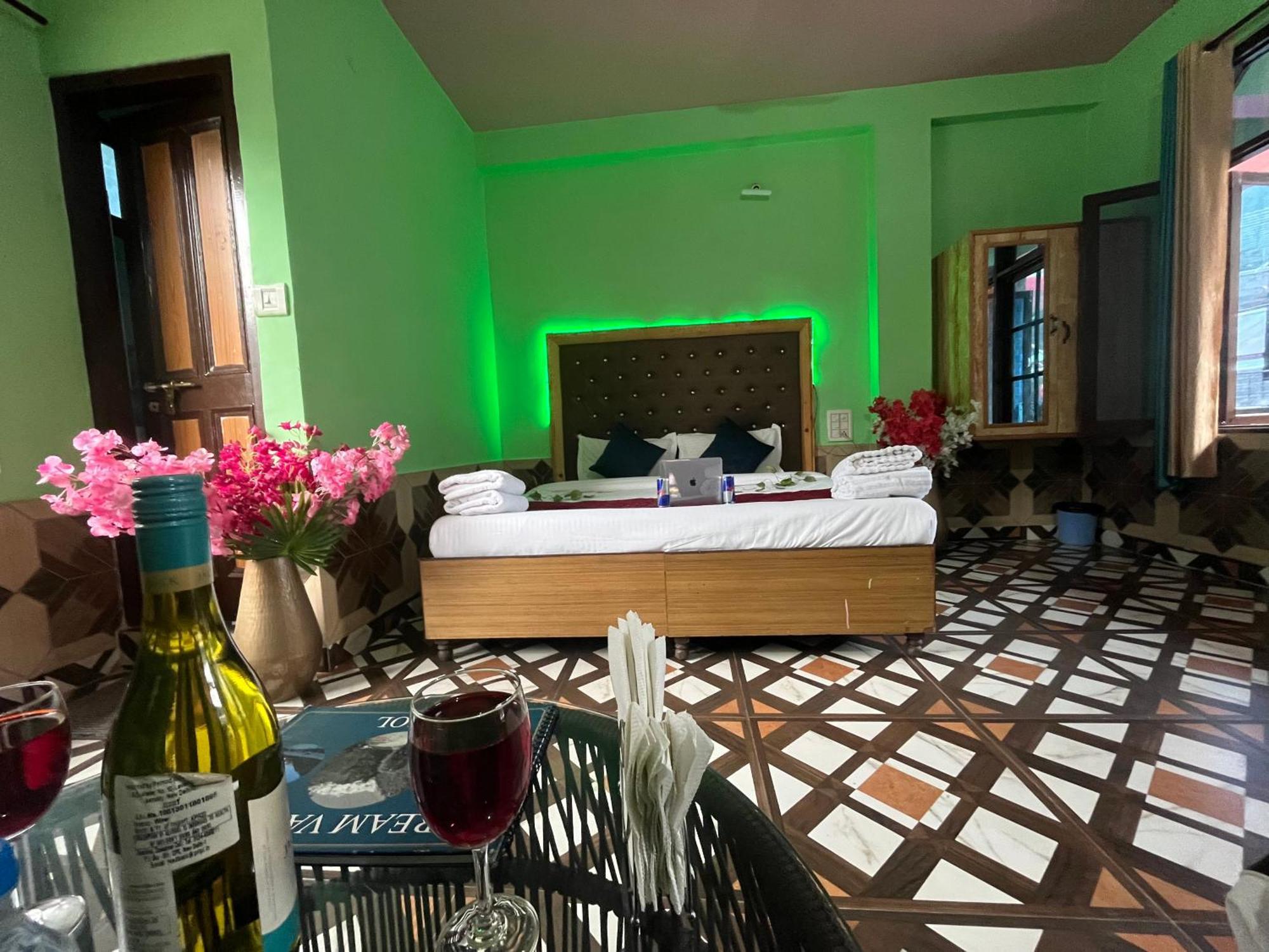 Russian Unit Kasol By Valley Exterior photo