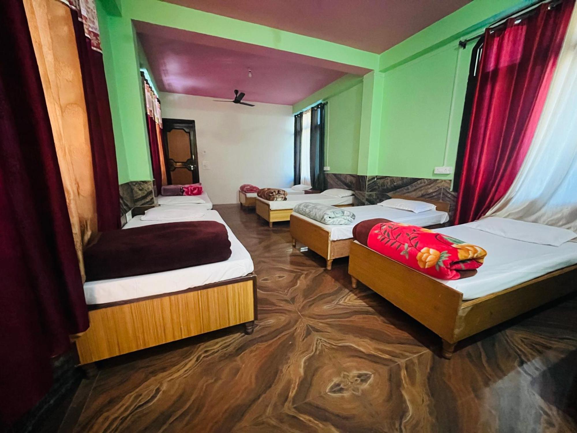 Russian Unit Kasol By Valley Exterior photo